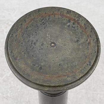 Piedestal, troligtvis 1800-tal.