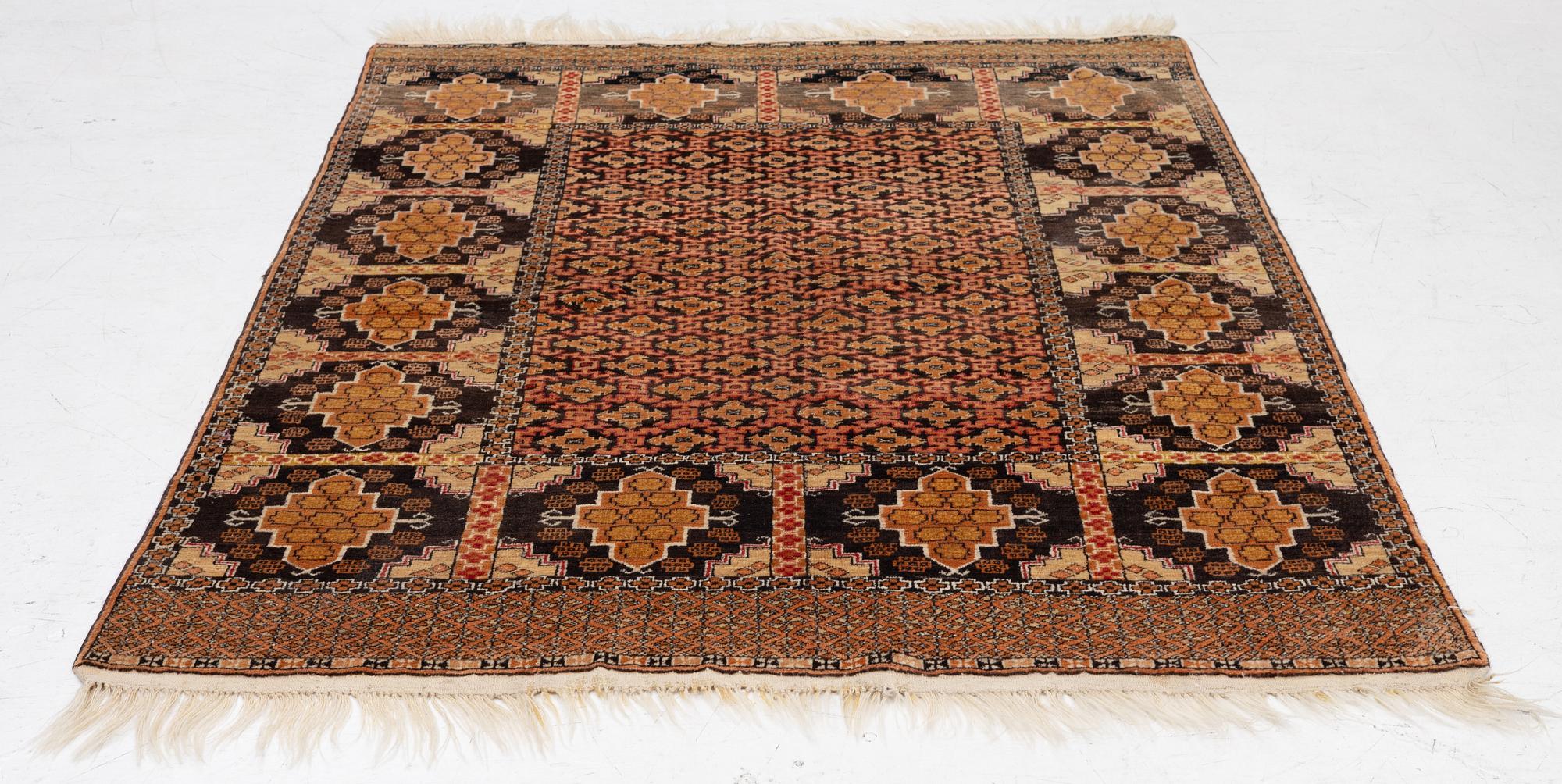 Matta, orientalisk, ca 175 x 125 cm.