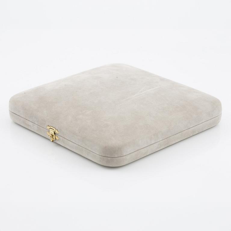 Necklace, 18K white gold with brilliant-cut diamonds.