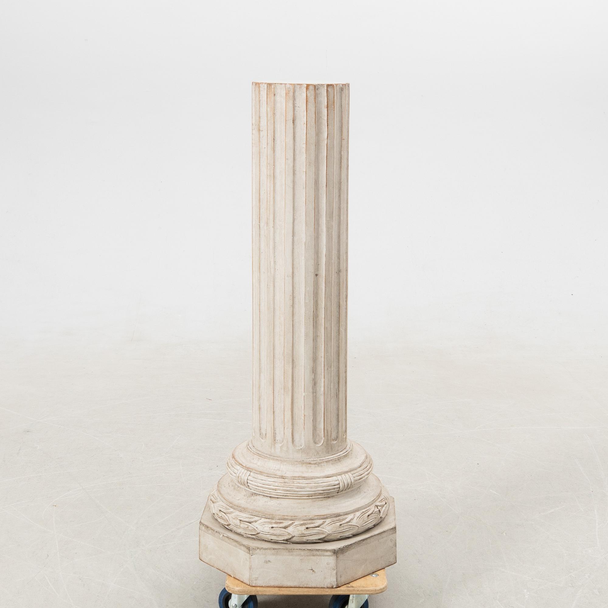 Piedestal Gustaviansk stil omkring 1900 eller äldre.