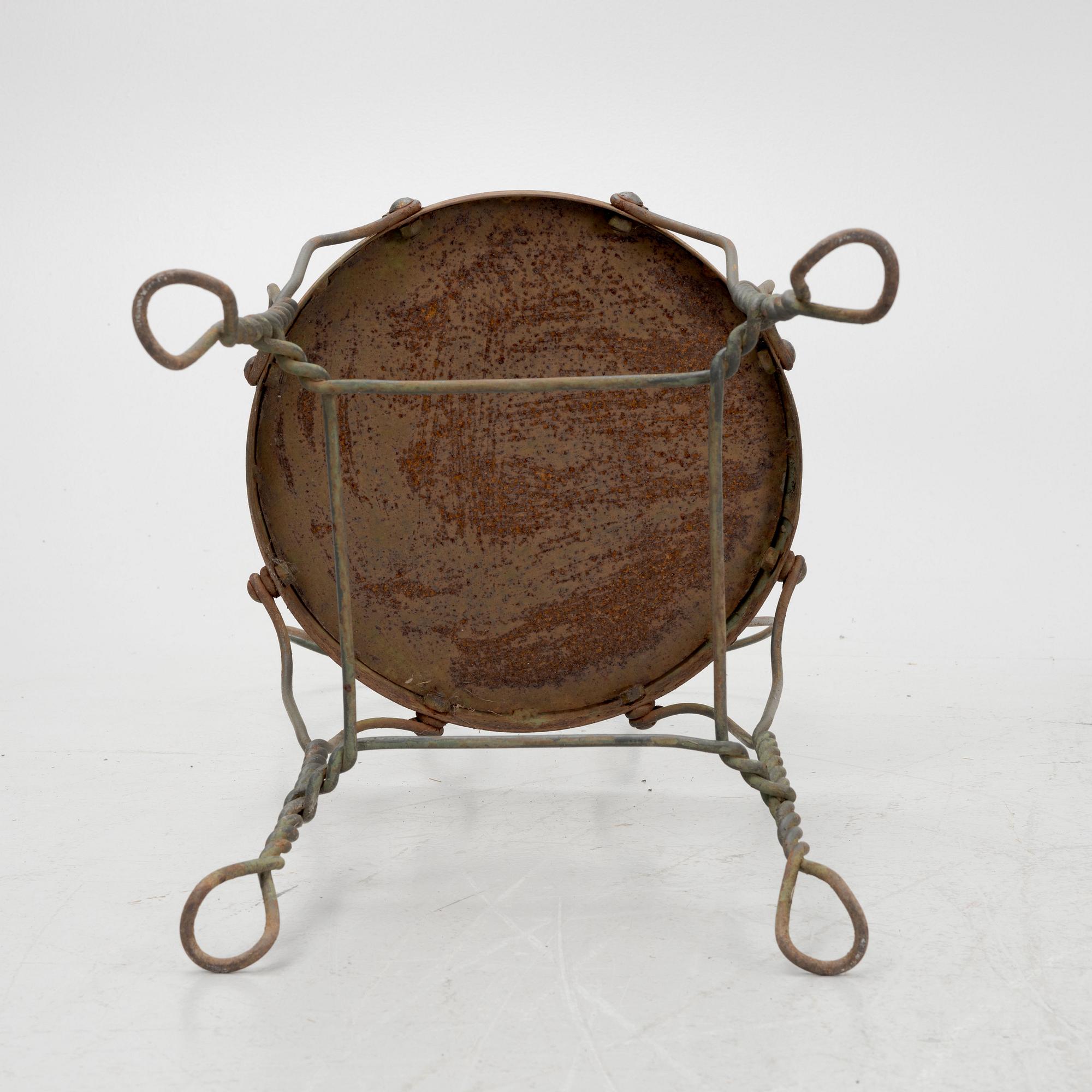 Trädgårdsmöbler, fyra delar, 1900-talets första hälft.