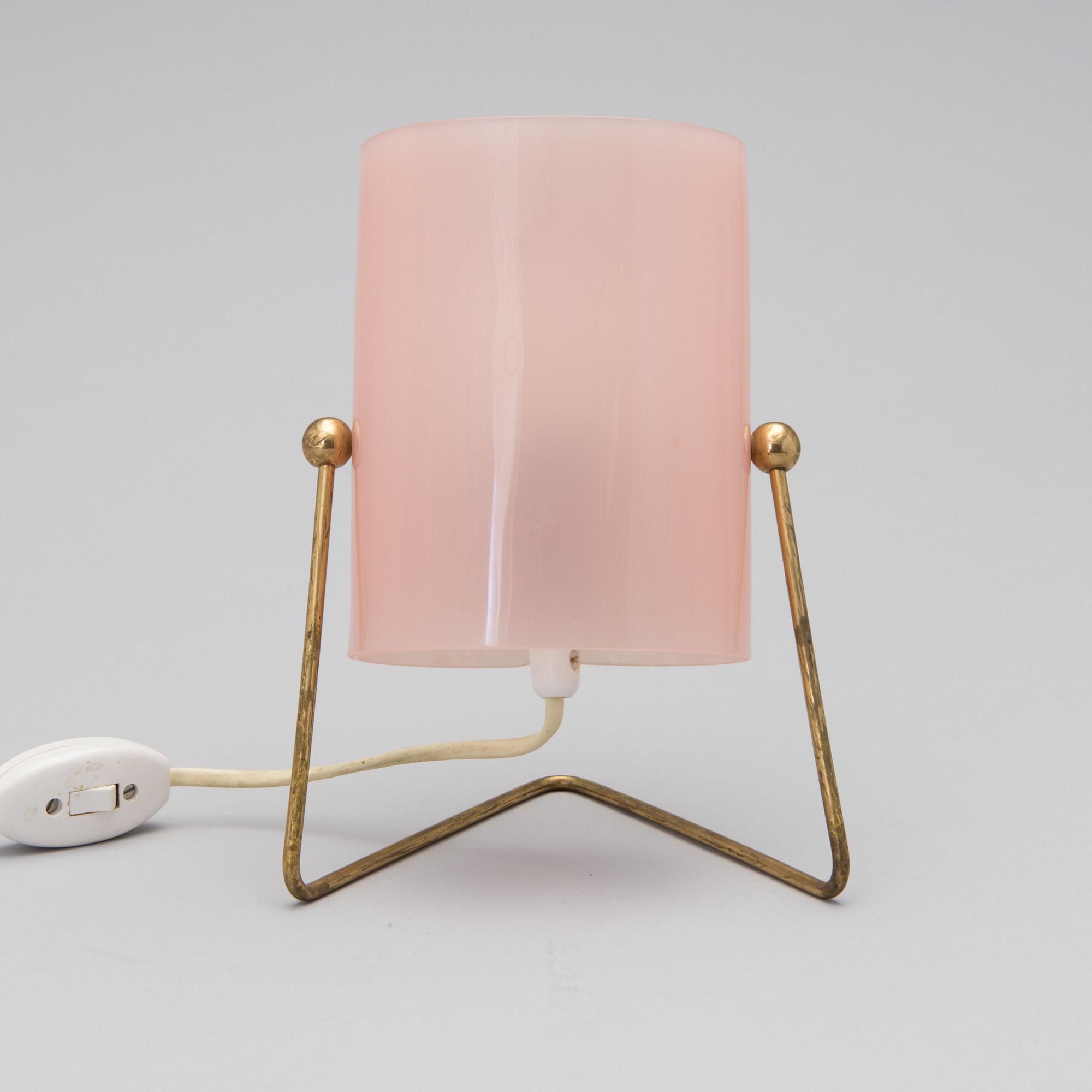 PÖYTÄVALAISIN / SEINÄVALAISIN, Korumo, Suomi, 1900-luvun puoliväli.