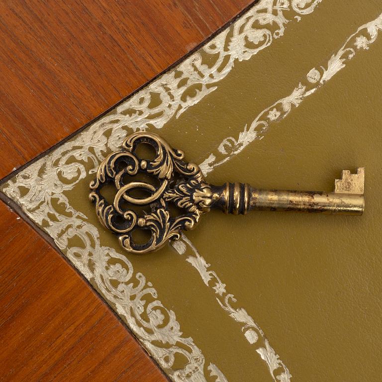 Skrivbord, Louis XVI-stil, 1900-talets mitt.