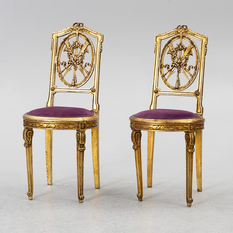 Stolar, ett par, Louis XVI-stil, omkring år 1900.