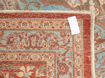 ANTIQUE TABRIZ. 436 x 333 cm.