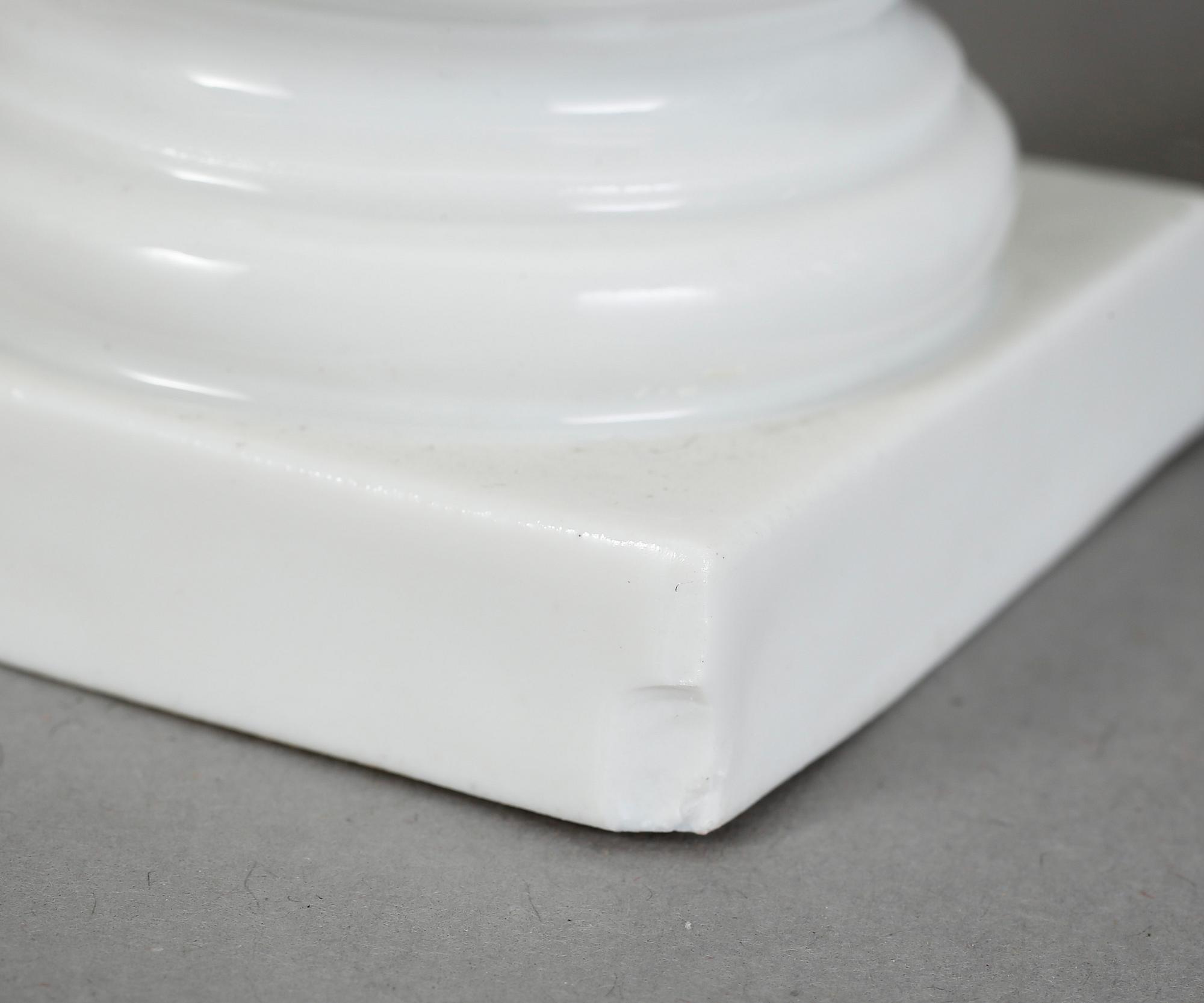 LJUSSTAKAR, två par varav ett par med ljusmanschetter. Meissen, 1900-tal.