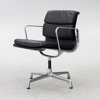 Charles & Ray Eames, Office chair, “EA208 Soft Pad Chair”, Vitra.