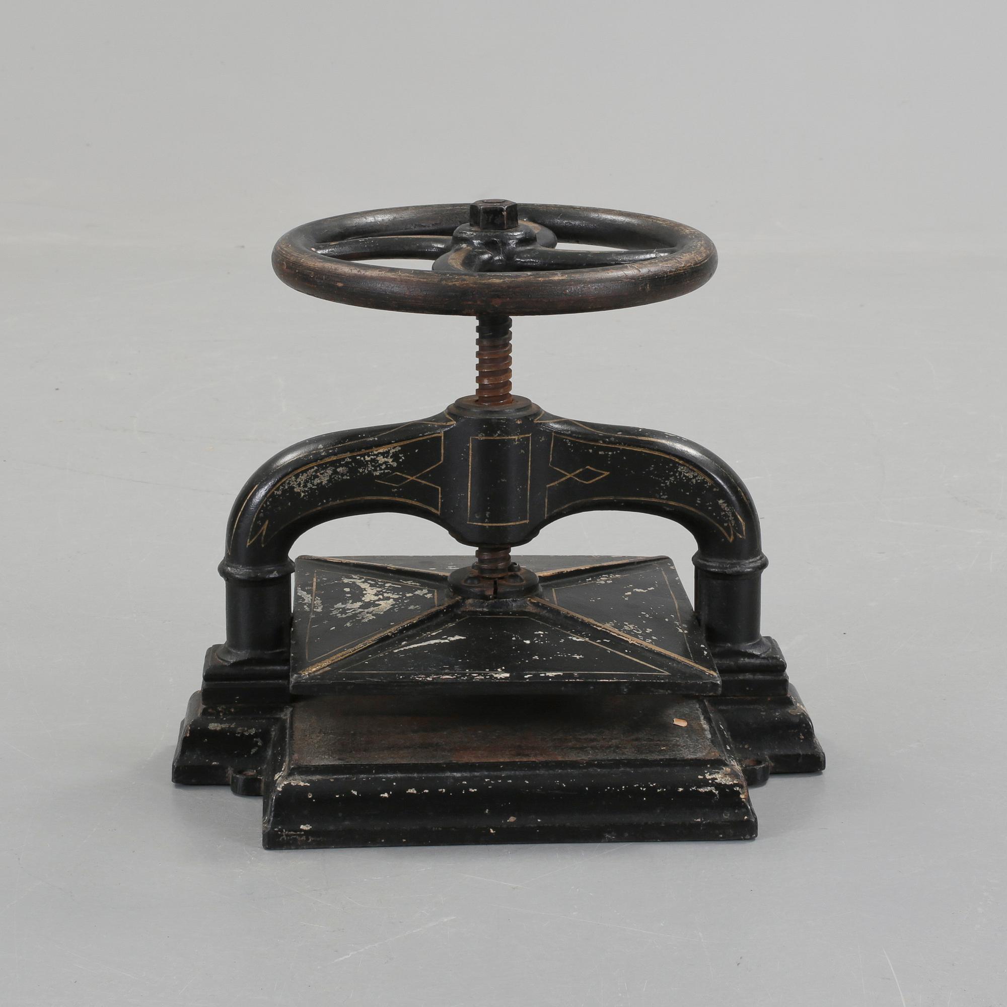 VÄXTPRESS, svärtat gjutjärn, sekelskiftet 1900.