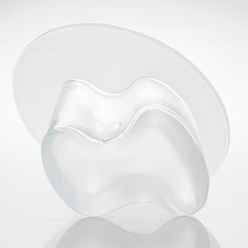 Timo Sarpaneva, A glass vase signed Timo Sarpaneva Iittala 1993 265/1000.