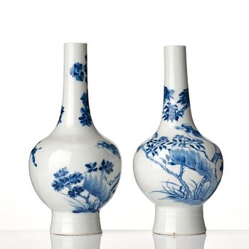 A set of two blue and white vases, Qing dynasty, 19th Century.