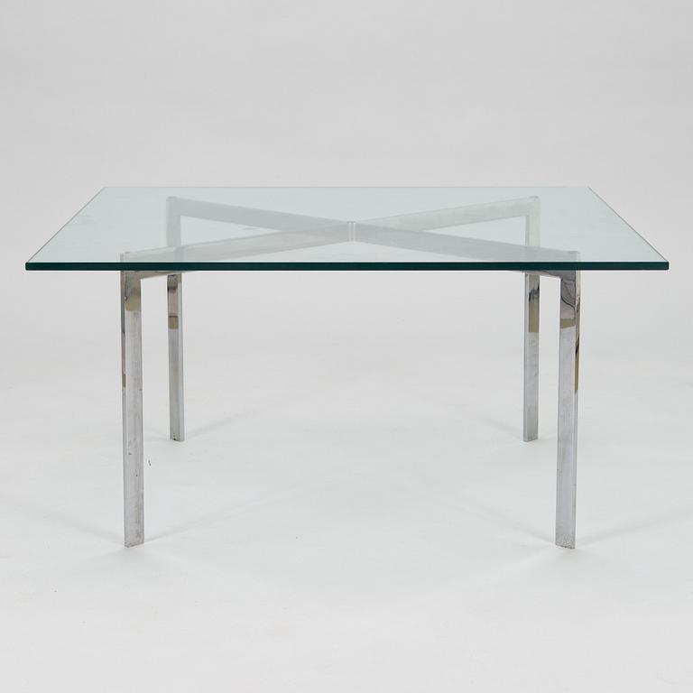 Ludwig Mies van der Rohe, a late 20th century 'Barcelona' coffee table for Knoll.