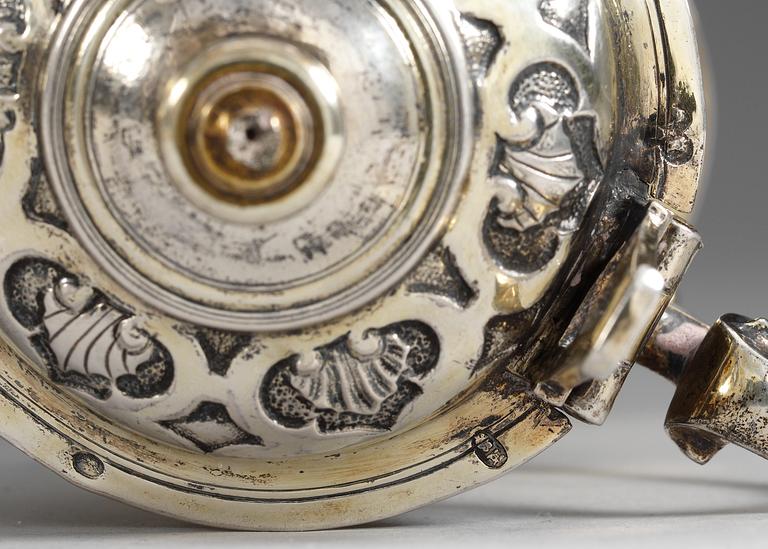 An Augsburg 1740s silver tray and a pair of jugs, marks of French import.