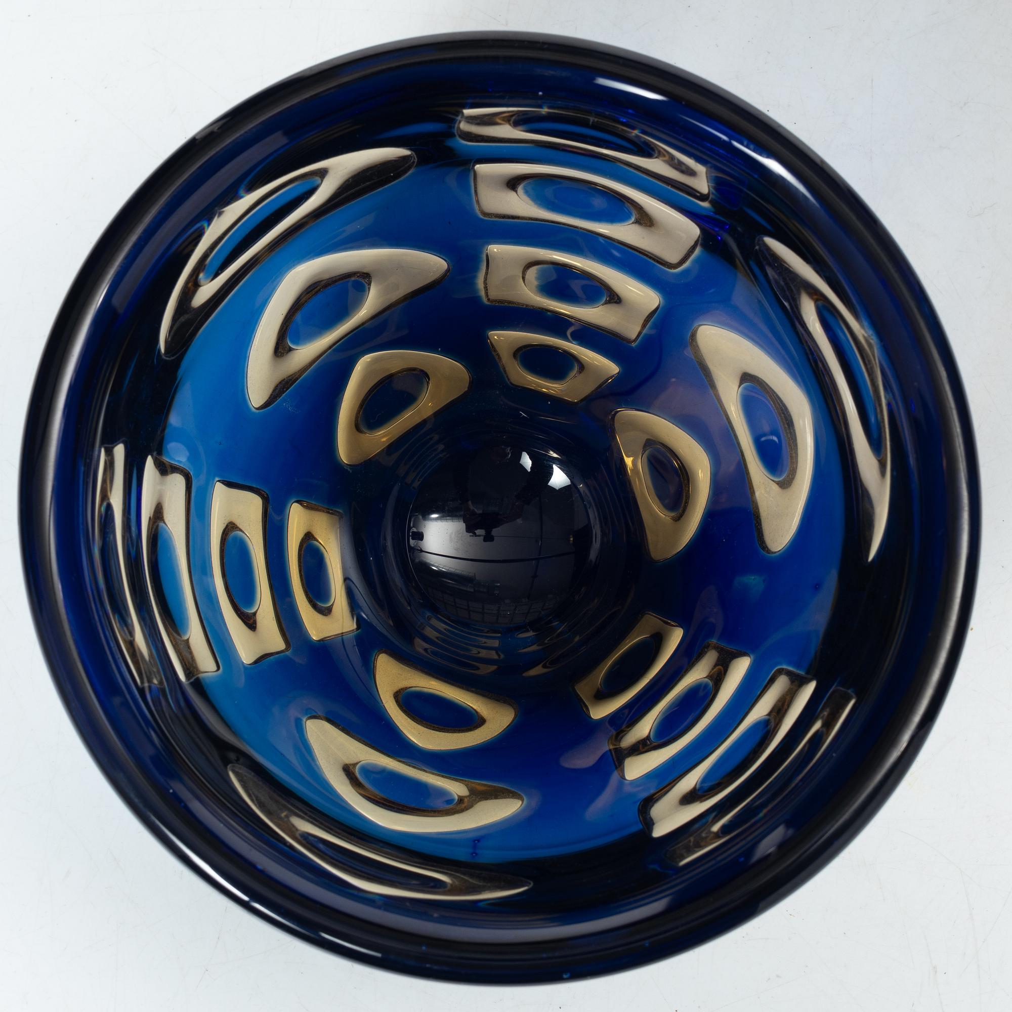 Ingeborg Lundin, An Ariel bowl, Orrefors, 1977.