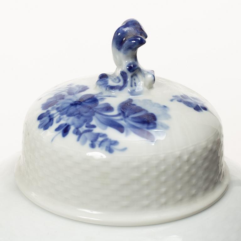 Royal Copenhagen, Dinner service, 77 pieces, Blå blomst.