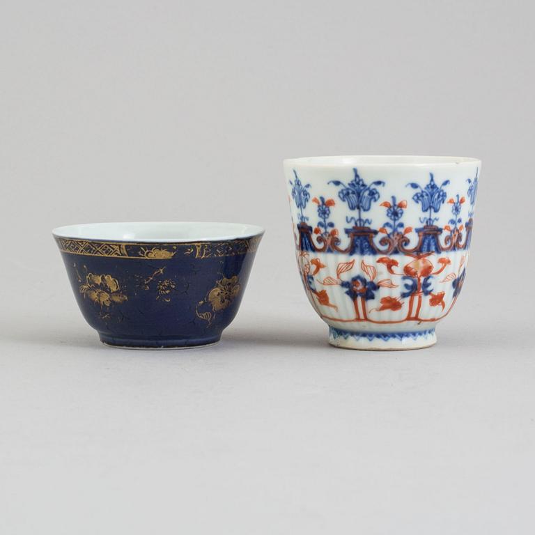 An imari cup and a powder blue cup, Qing dynasty, 18th Century.