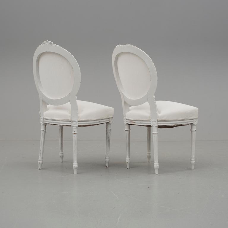 STOLAR, ett par, Louis XVI-stil, 1900-talets första hälft.