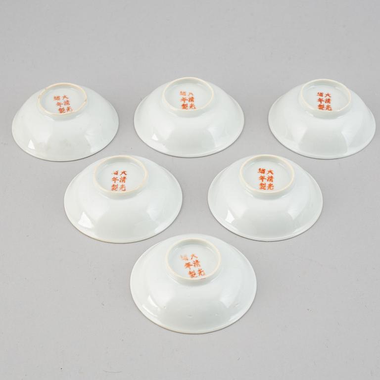 A set of 12 small Chinese dishes, early 20th Century.