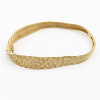Collier 18K guld med runda briljantslipade diamanter.