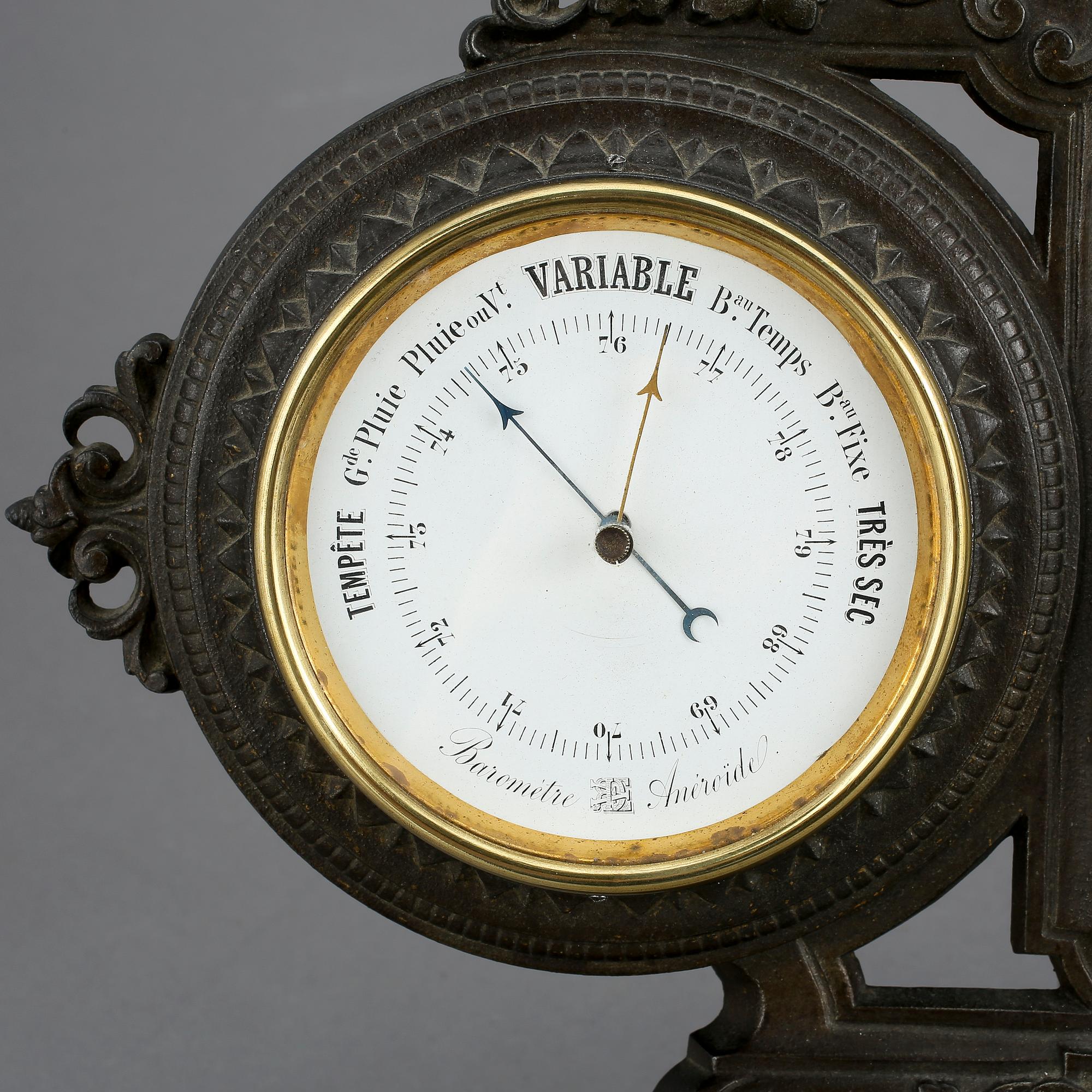 BORDSDUR OCH BAROMETER, omkring 1900.