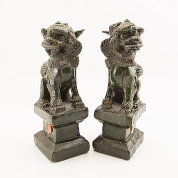 A pair of Chinese joss stick holders, late Qing dynasty/early 20th Century.