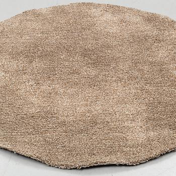 MATTA, tuftad, "Cay Special", Kasthall, diameter ca 160 cm.