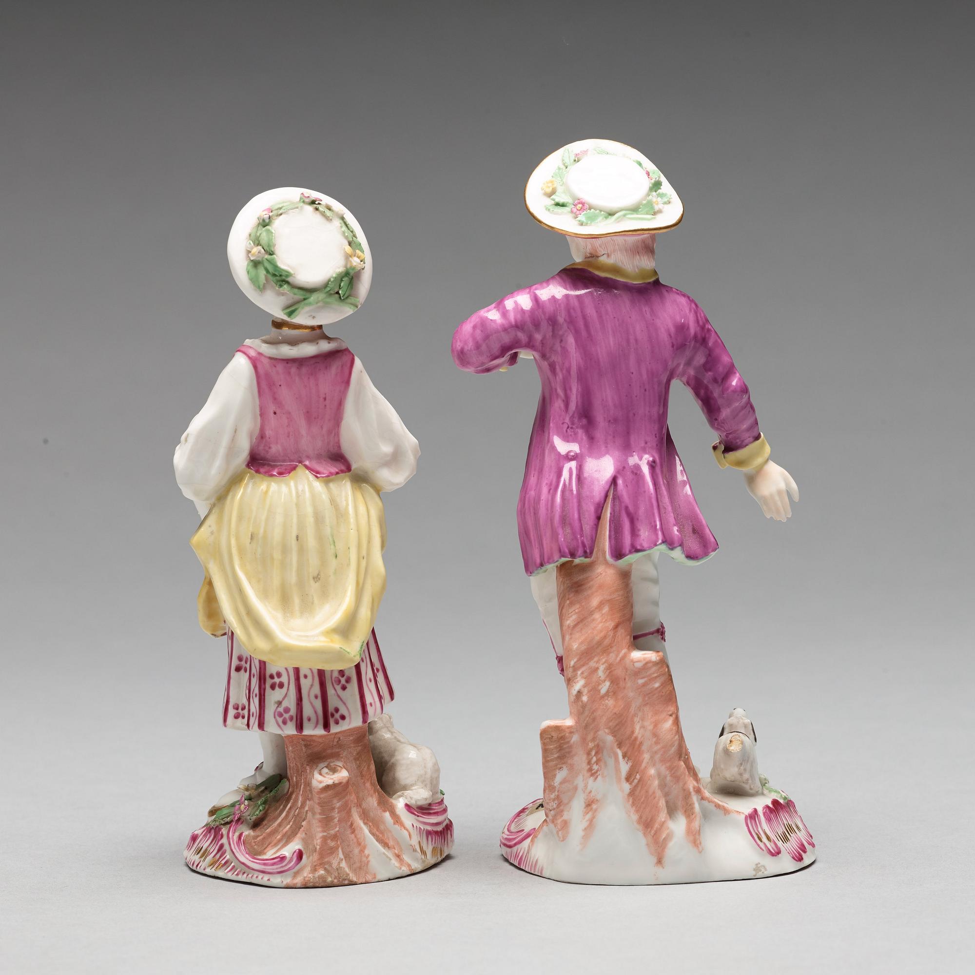 FIGURINER, två stycken, mjukt porslin. Marieberg, 1700-tal.