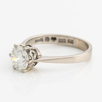 Ring in 18K white gold with a round brilliant-cut diamond.