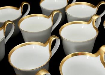 KAFFEKOPPAR MED FAT, 21+6 delar porslin, "Golden Sun", Sigvard Bernadotte, Bing & Gröndal. Danmark, 1900-tal.