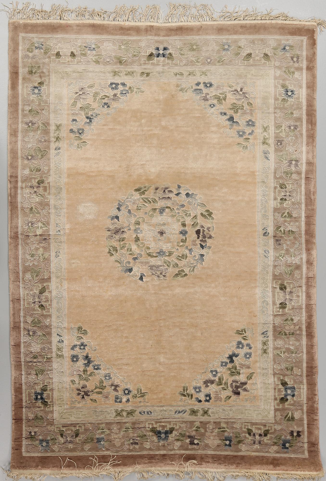 MATTA, Kina, silke, 181x118 cm, sent 1900-tal.