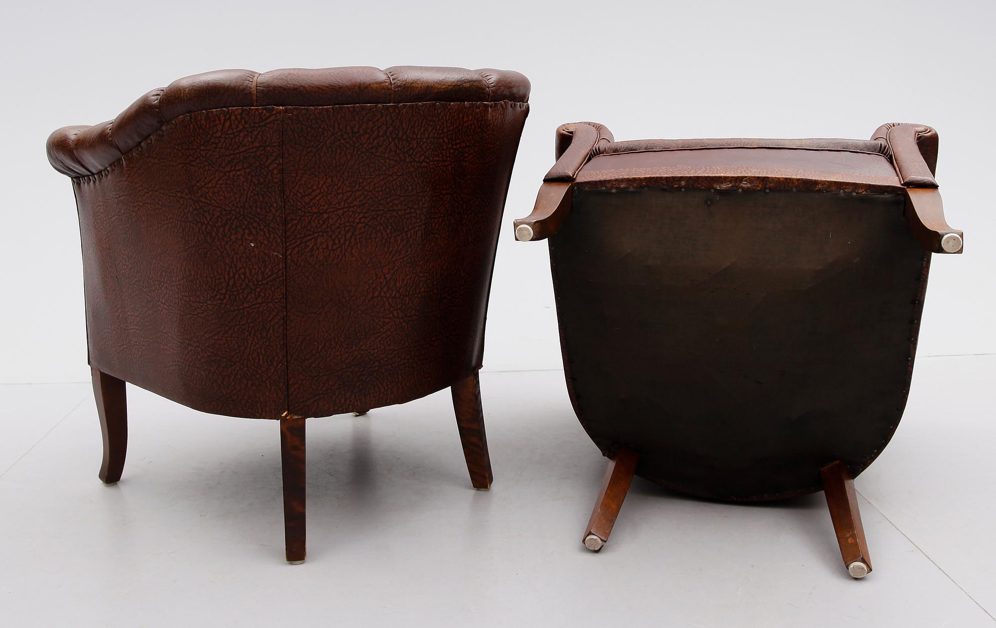 KLUBBFÅTÖLJER, 1 par, 1920-/30-tal.