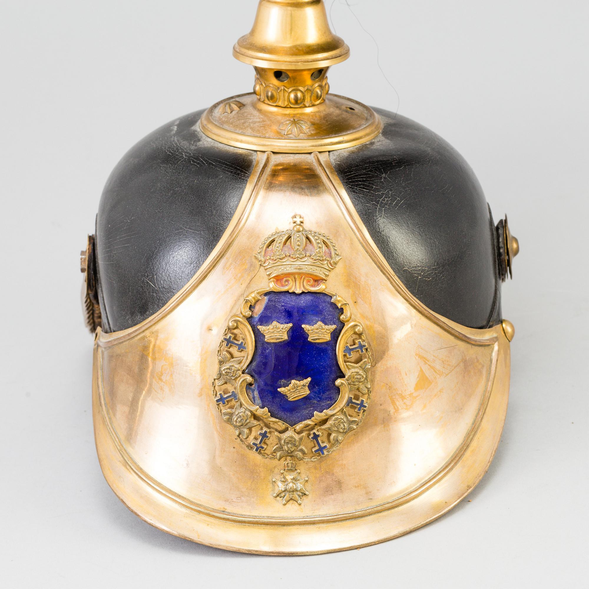 A Swedish military 
officer helmet m/1894.