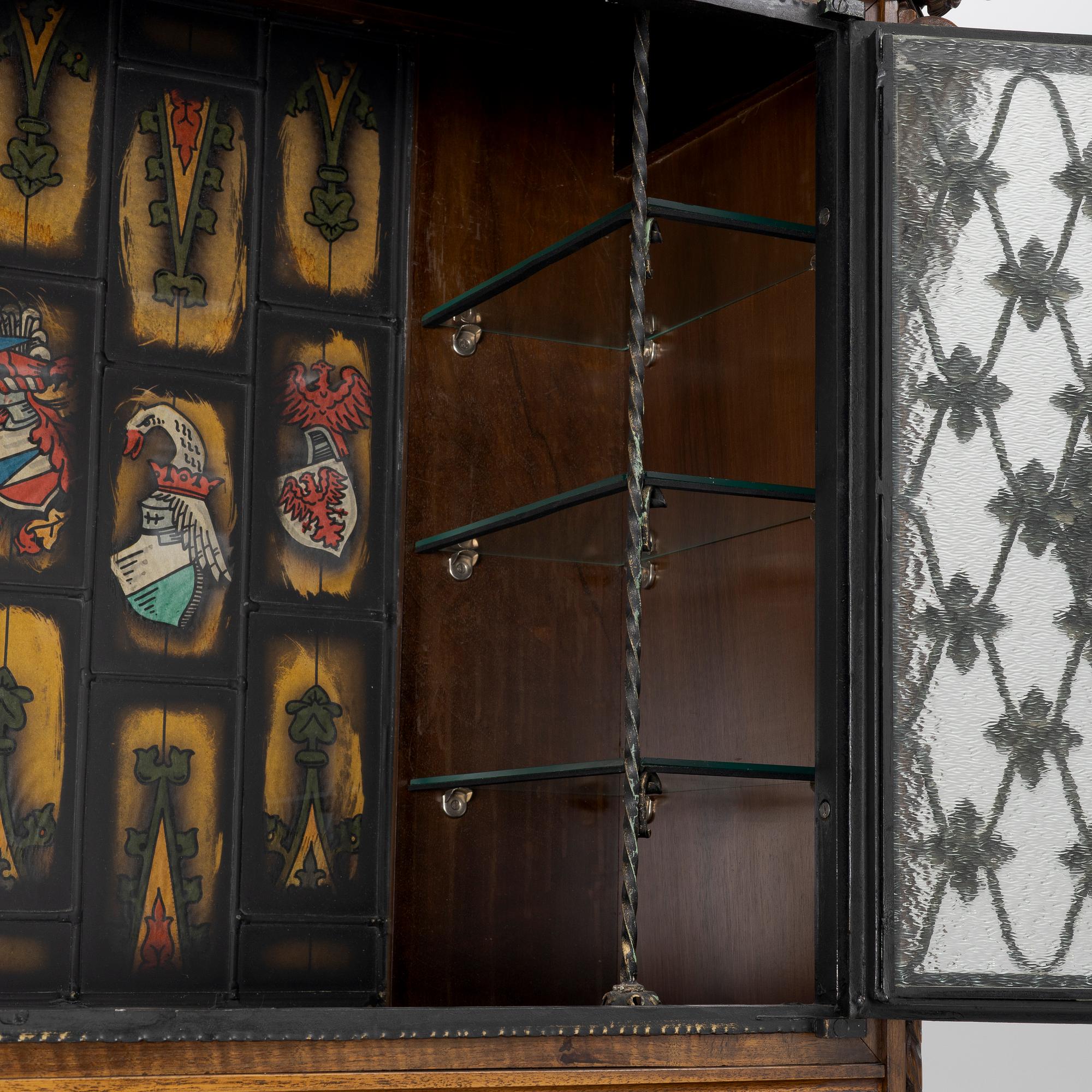 Barskåp, barockstil, 1900-talets första hälft.