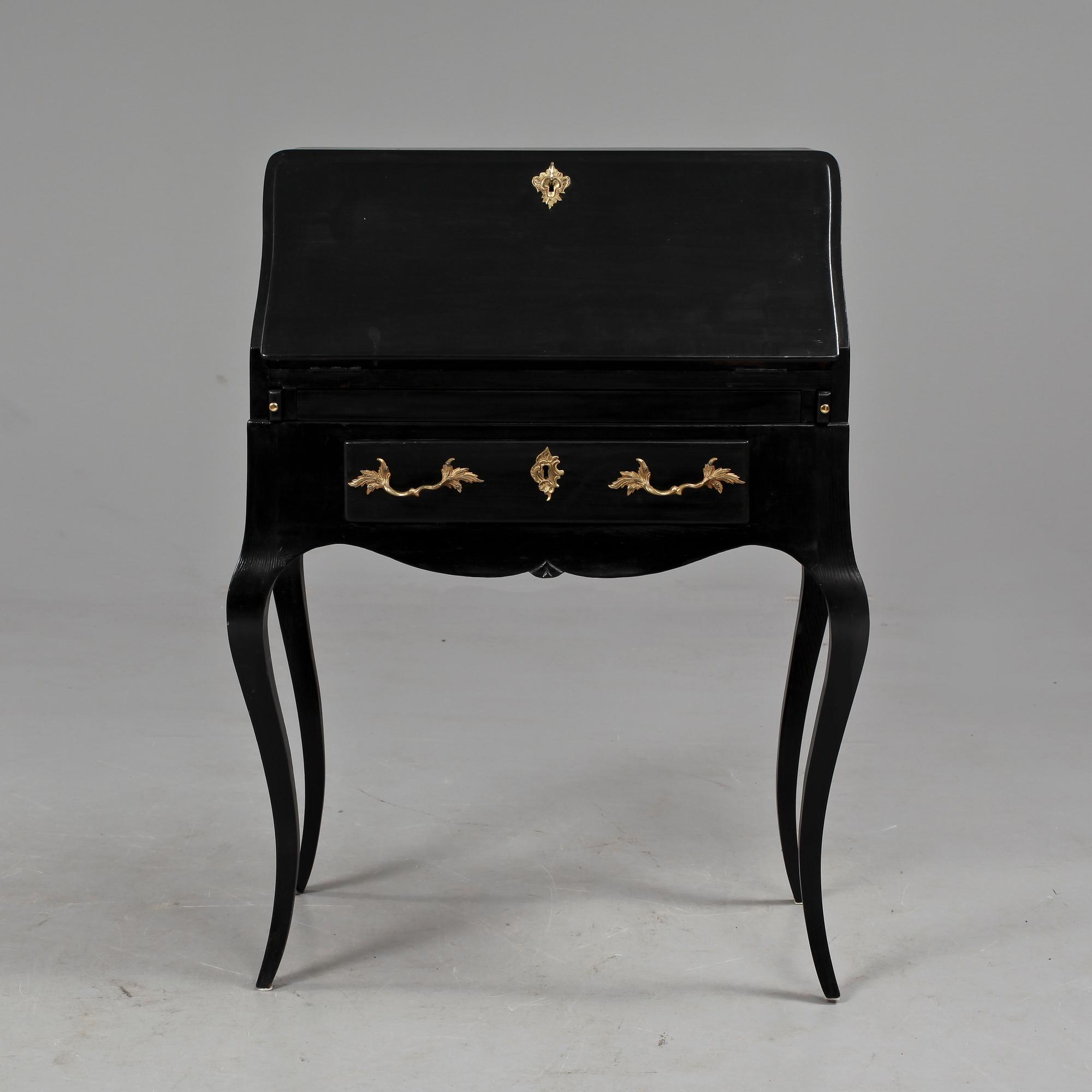 SEKRETÄR, rokokstil, 1900-talets första hälft.