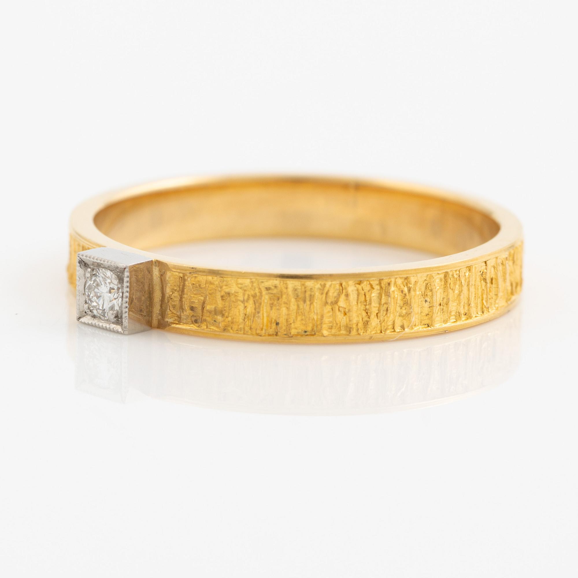 Björn Weckström, Ring, 18K gold with a round brilliant-cut diamond, Finland 1978. By Lapponia.