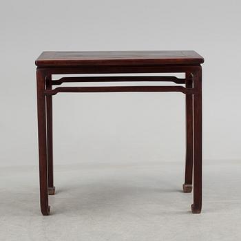 A hardwood altar table, Qing dynasty (1644-1912).