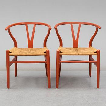 HANS J WEGNER, a set of 5  laquered Y-chairs, Denmark. Second half of the 20th century.