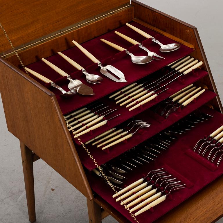 BESTICKSCHATULL med BESTICK ca 113 + 9 dlr, Stigbolaget Malmö 1960-tal.