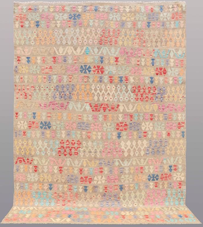 MATTA, kelim, ca 290 x 206 cm.