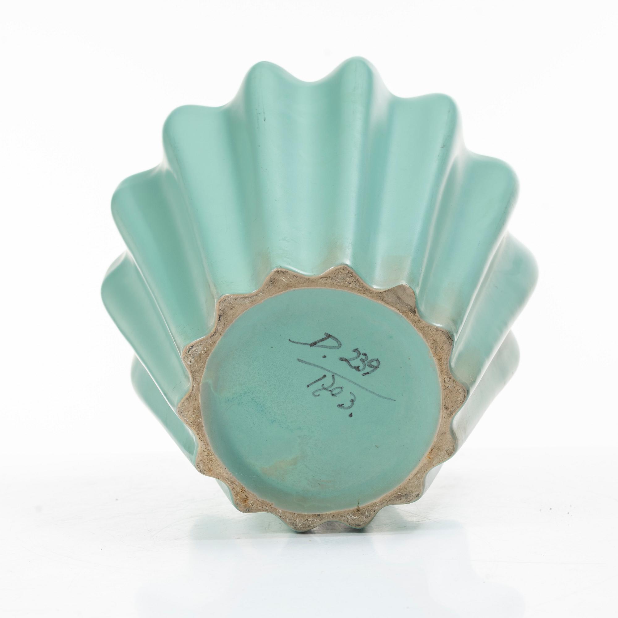 Ewald Dahlskog, A vase, Bo Fajans, 1940s.