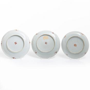 A set of five Chinese dishes, late Qing dynasty.
