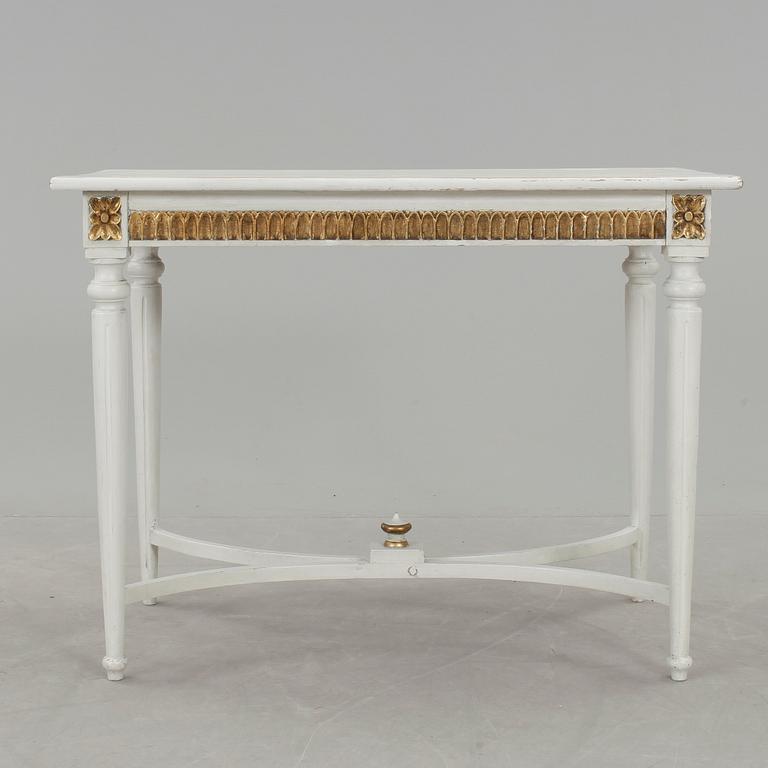 BORD, sengustaviansk stil, 1900-talets första hälft.