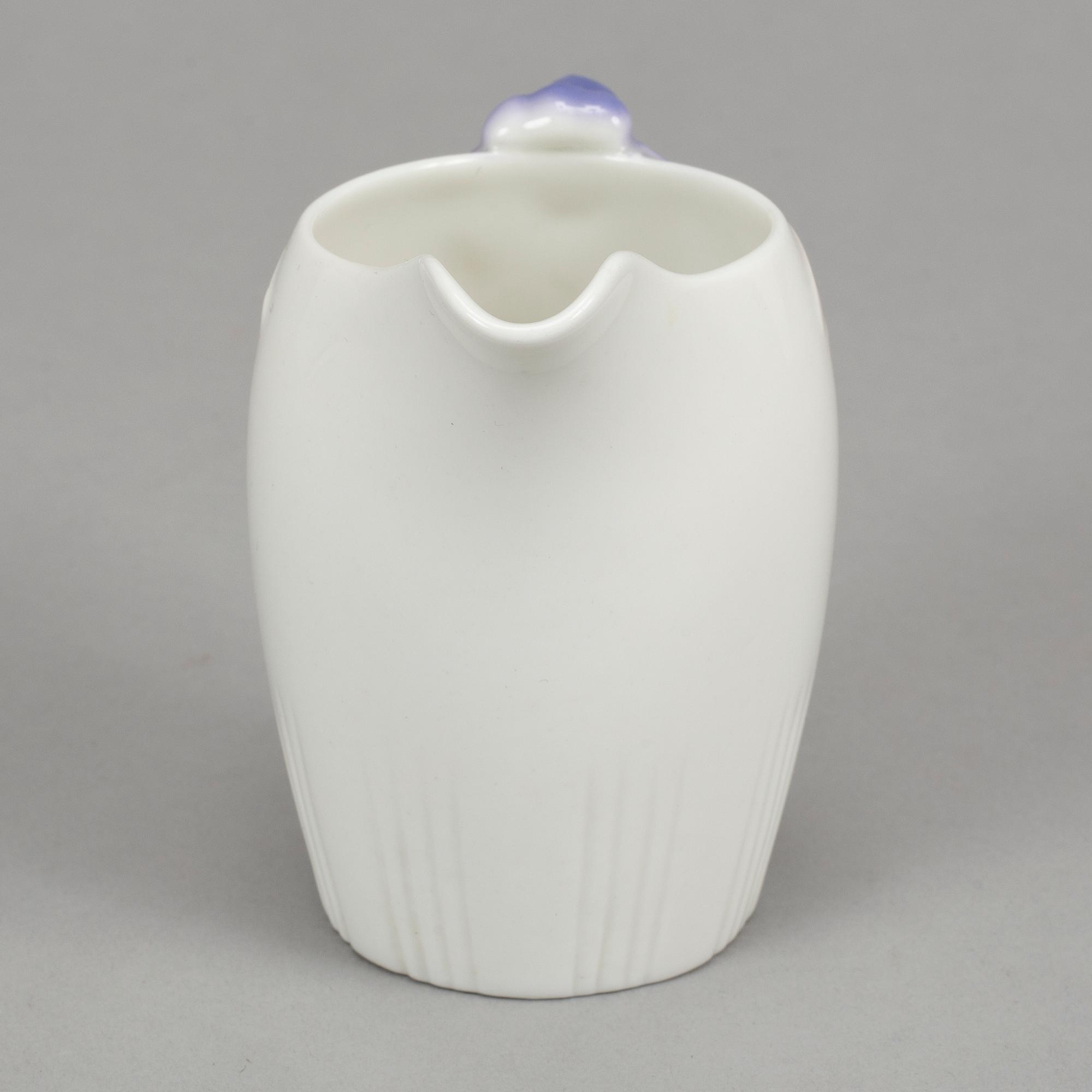 Alf Wallander, a 'Trollsländan' part service, nine pieces,  Rörstrand, Jugend.