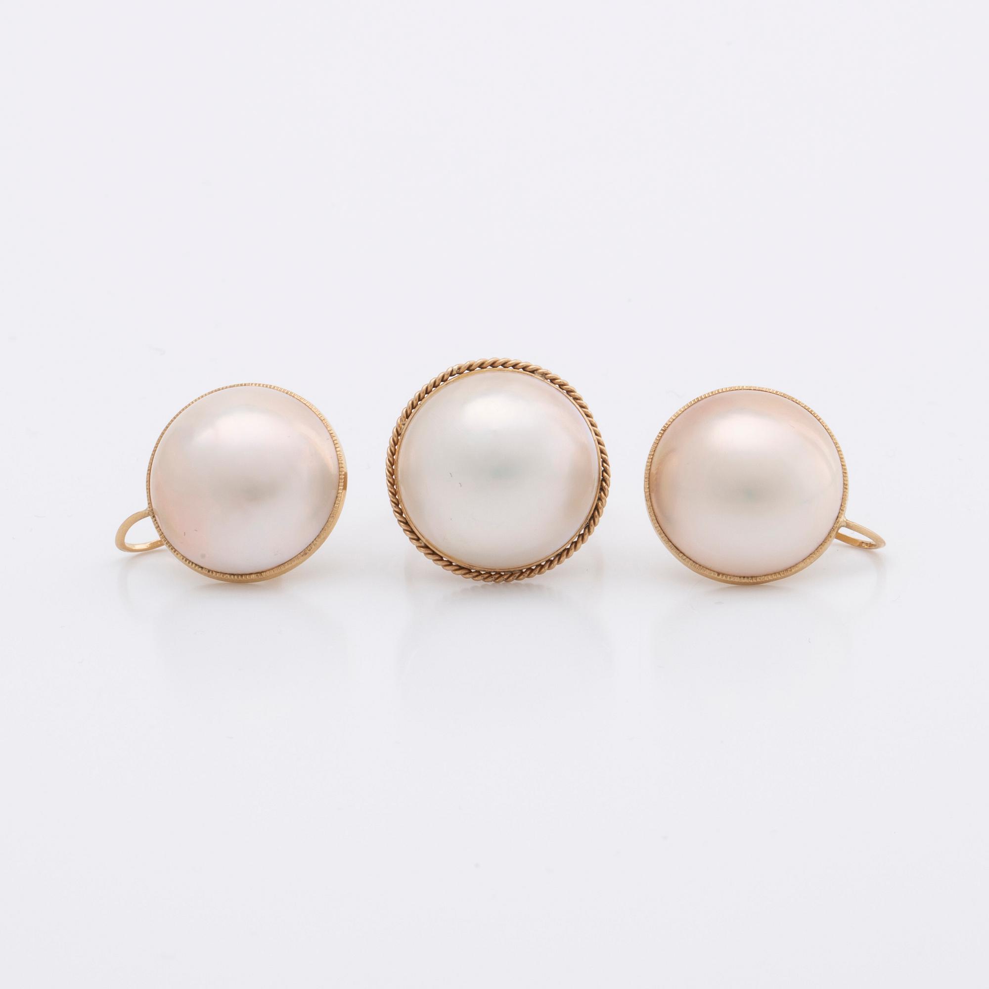 RING and EARRINGS 18K gold mabé-pearls approx 20 mm.