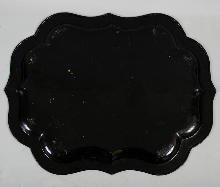 BRICKA, svartlackerad plåt, sent 1800-tal.