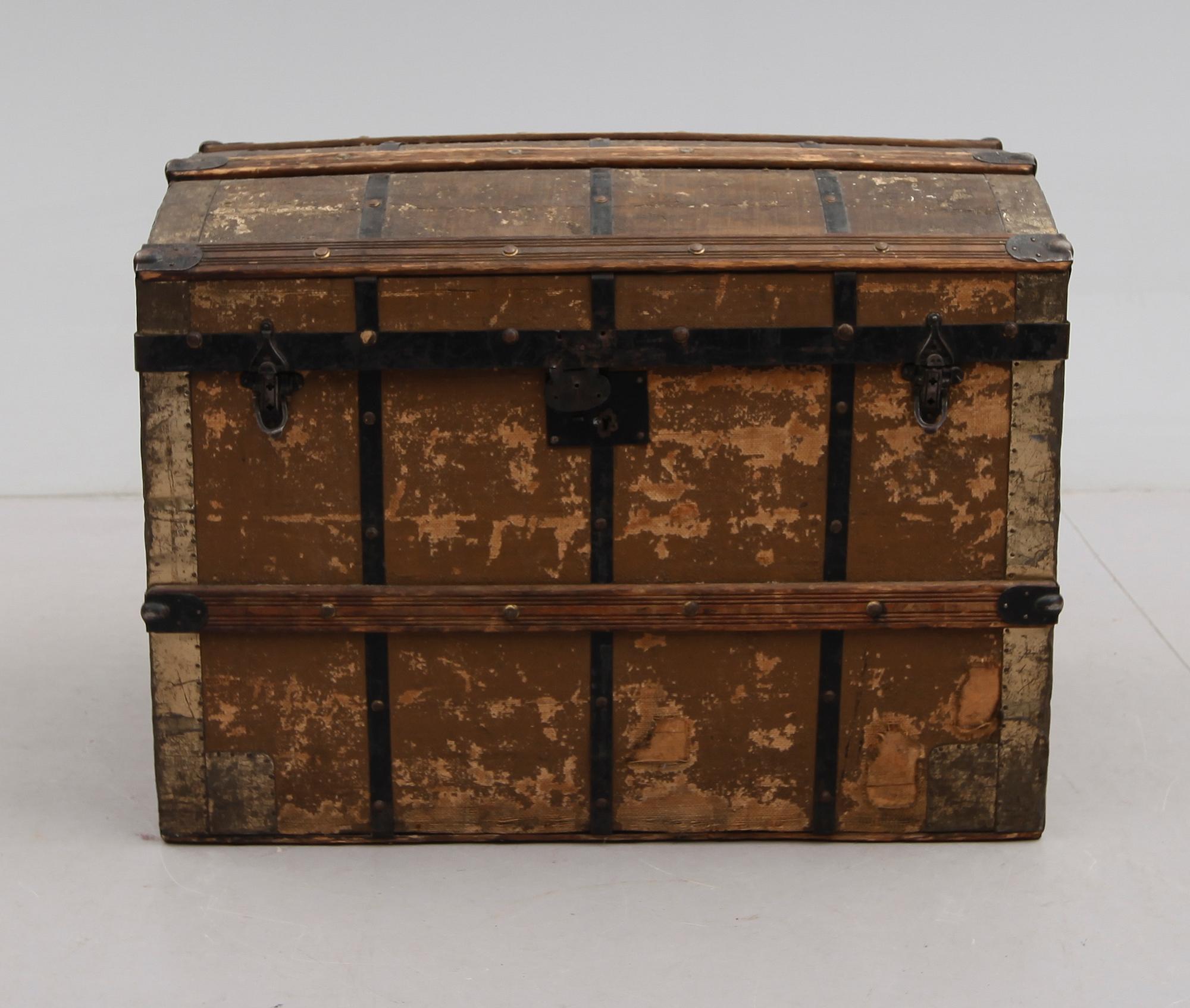 KOFFERT, 1900-talets första hälft.