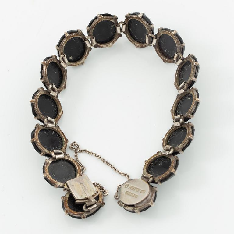 Armband silver med onyx.