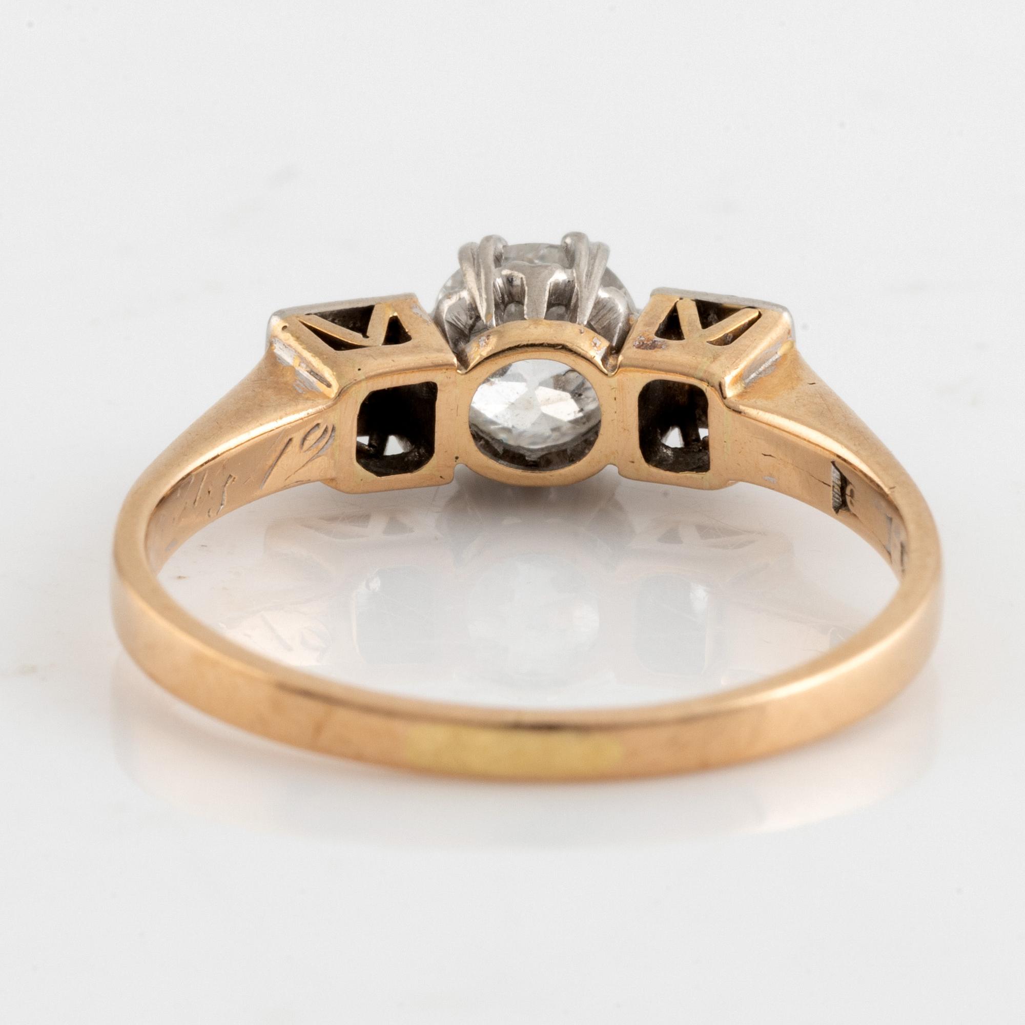 Ring, 18K guld med gammalslipade diamanter.