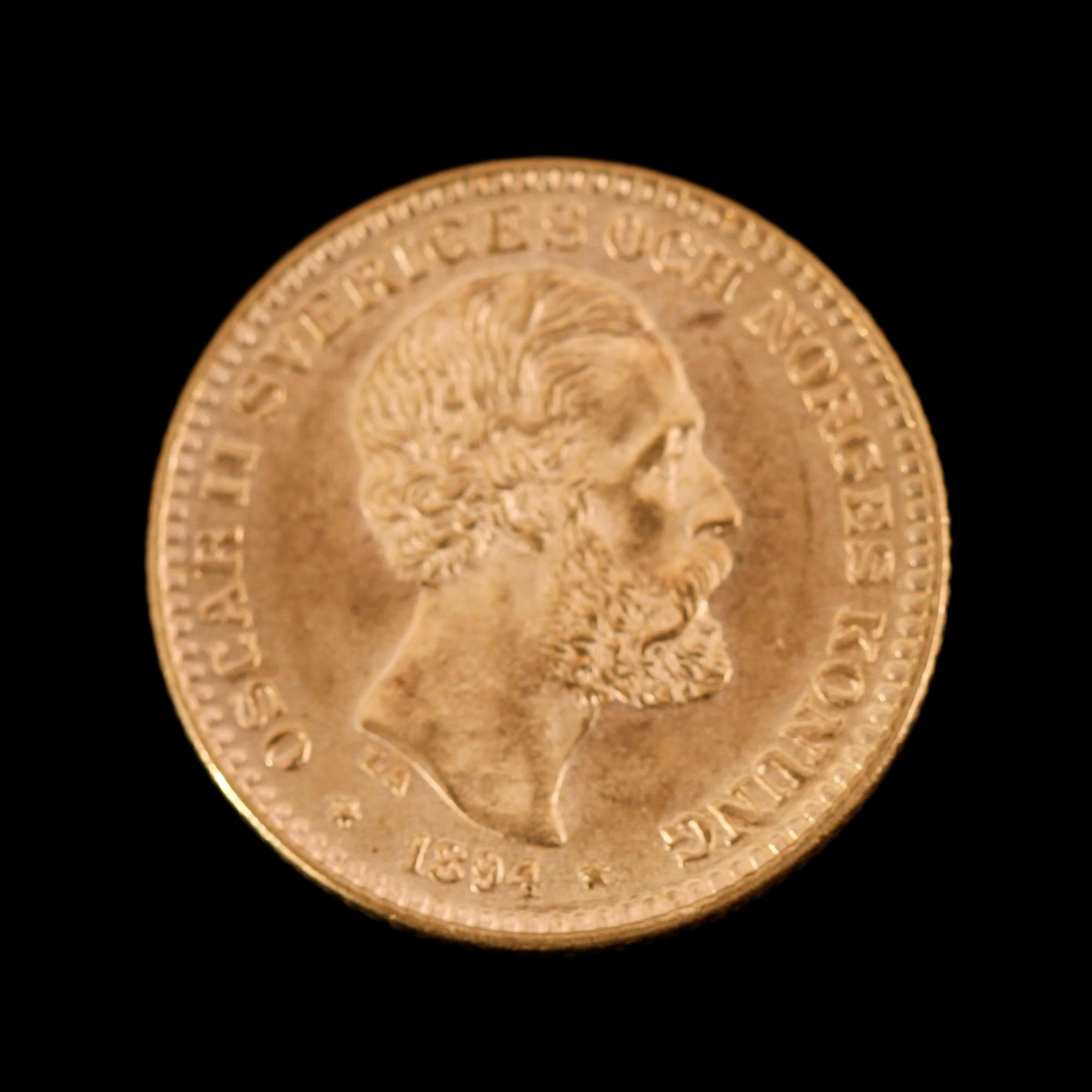 GULDMYNT, 10 kronor, Oscar II, 1894.  Vikt ca 5 gram.