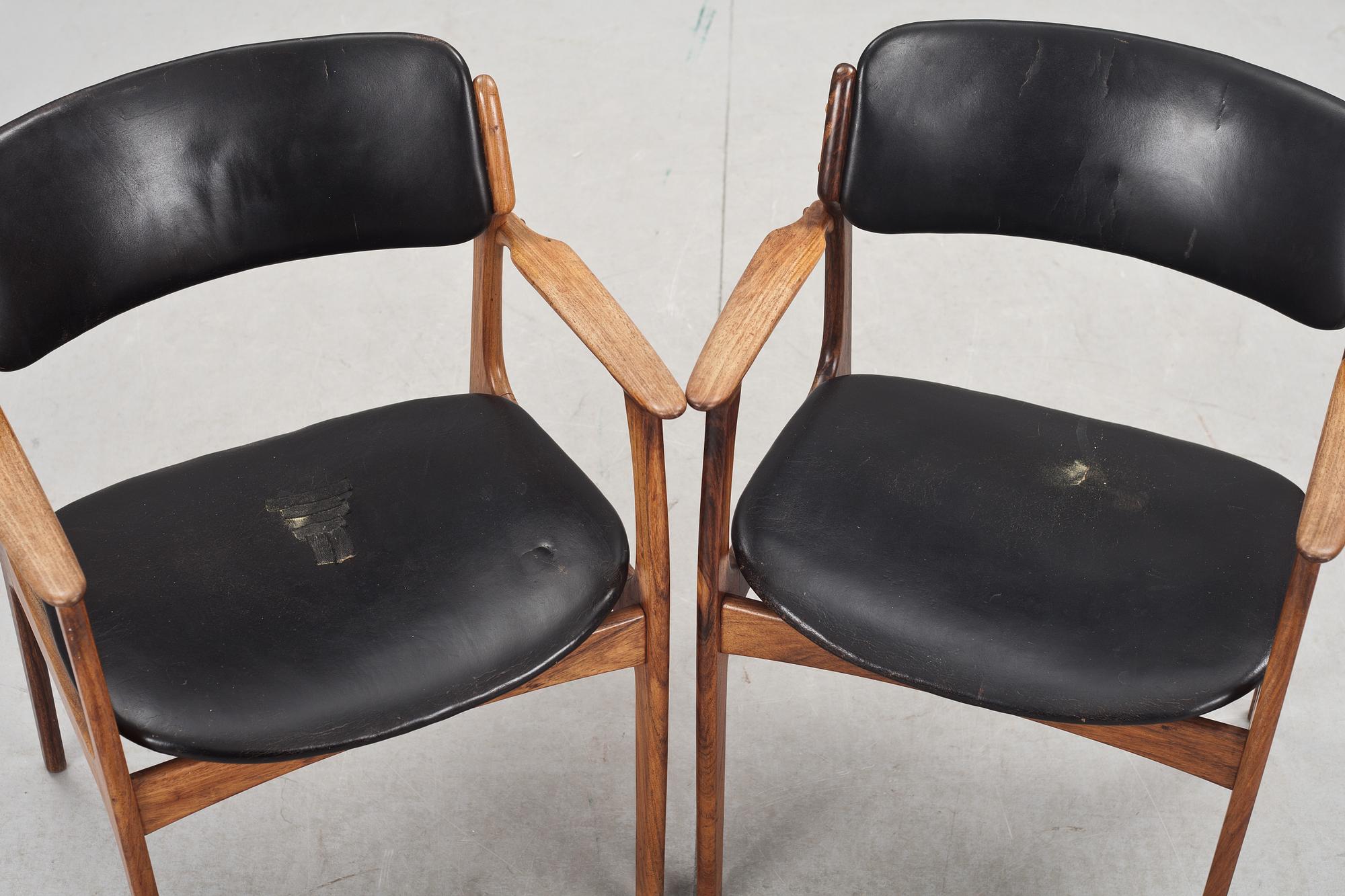 KARMSTOLAR, 2 st, Erik Buch för Odense møbler, Danmark. 1960-tal.