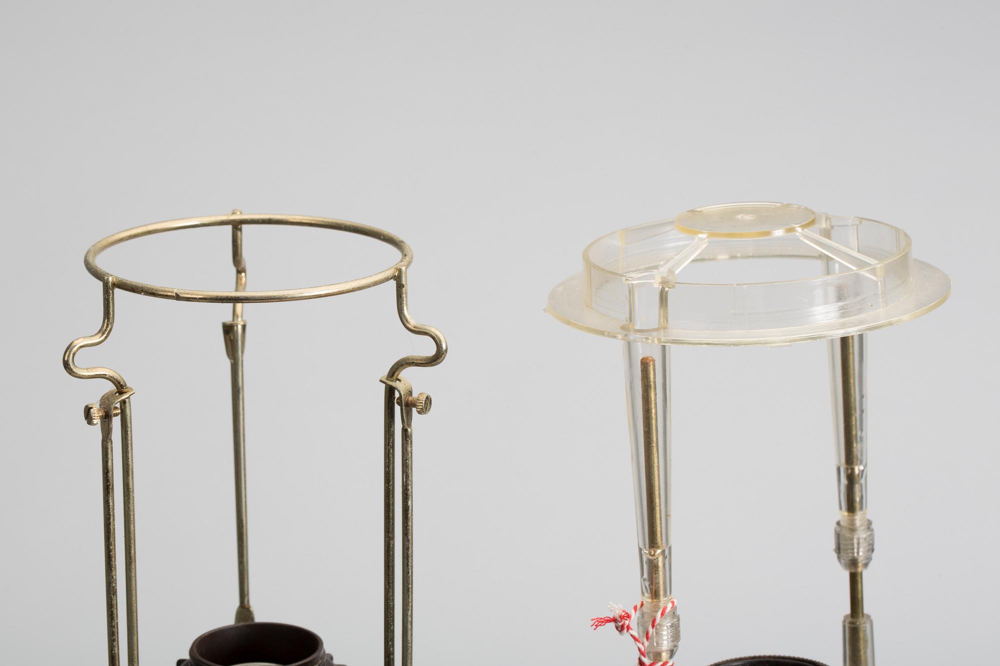 BORDSLAMPOR, ett par, lergods, Italien för Bergboms.